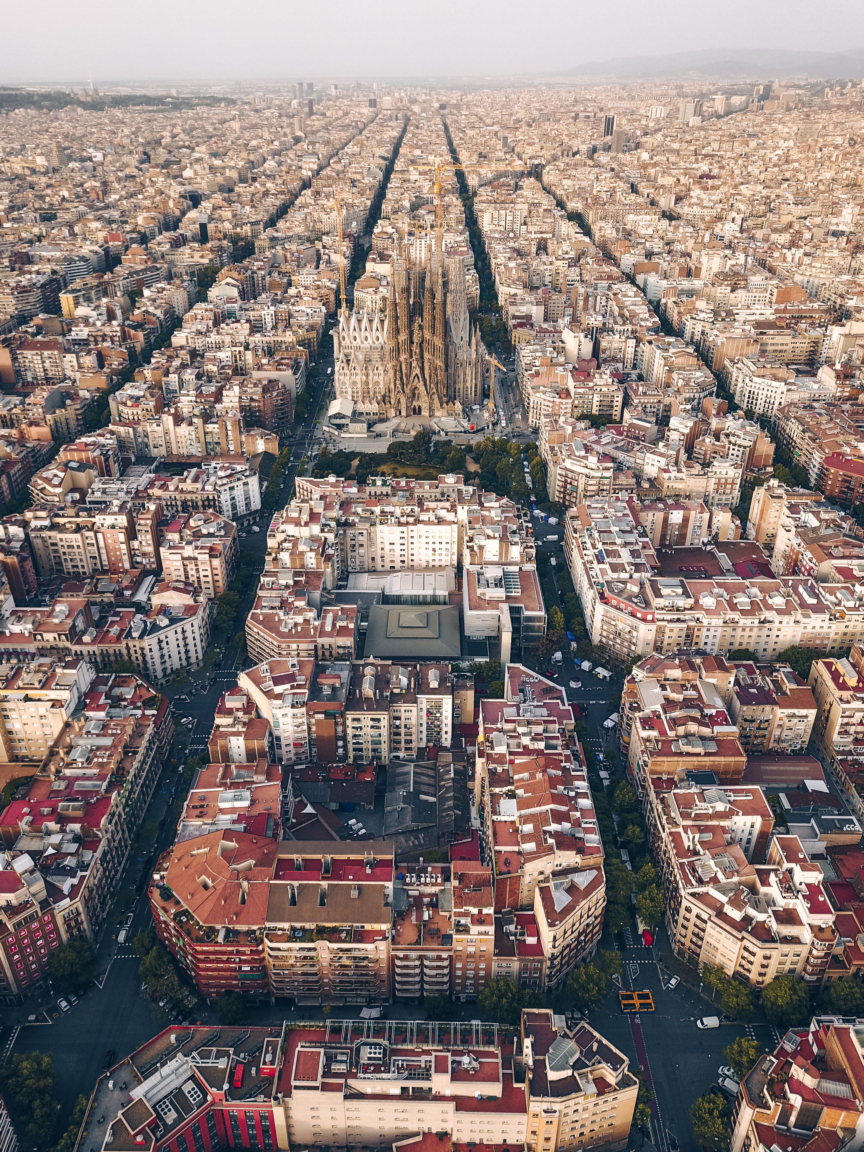 Vista aérea de la Sagrada Família y el Eixample, Barcelona