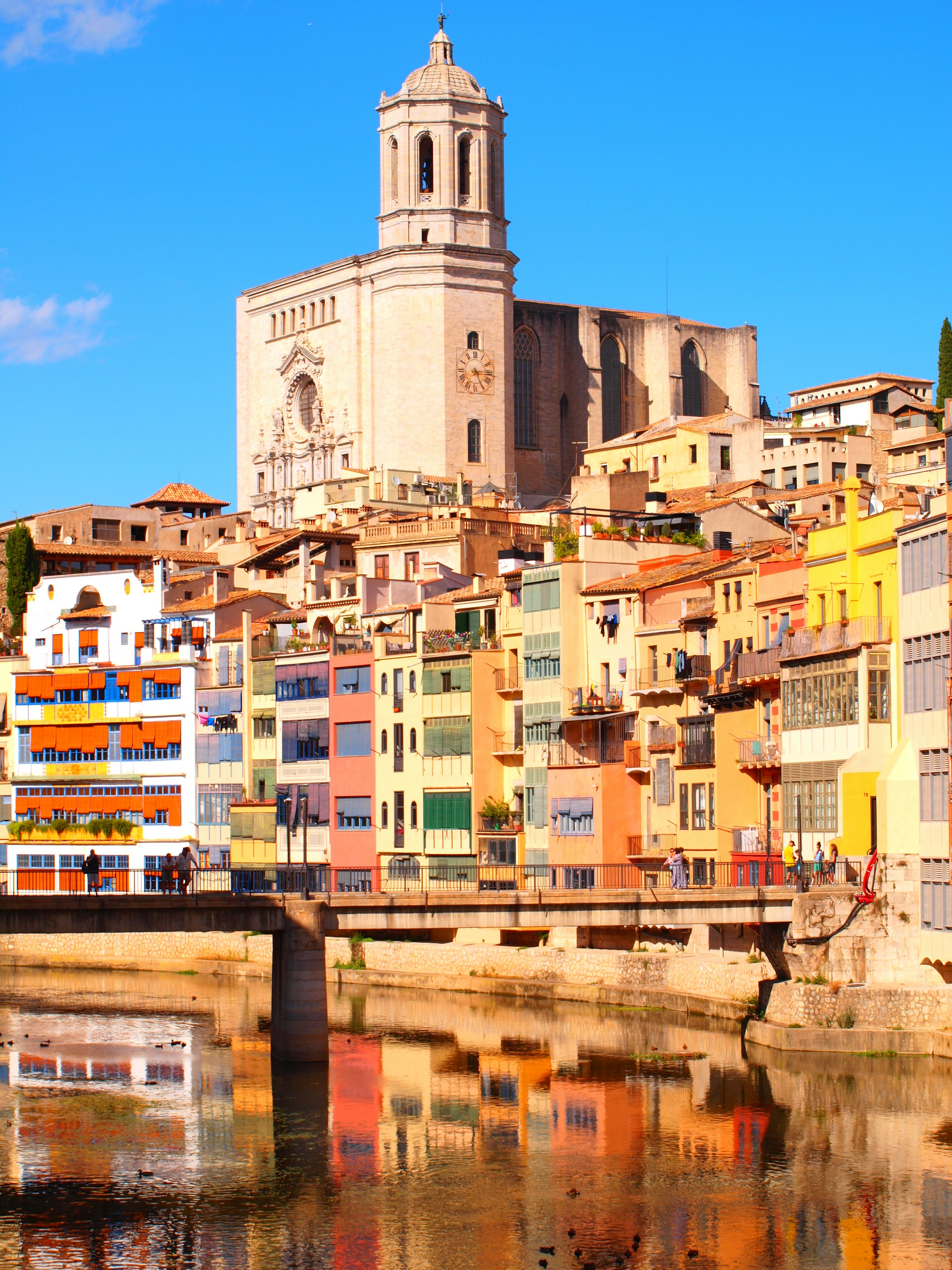 Casas de colores junto al río Onyar, Girona
